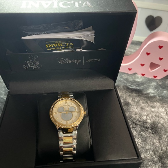 💝New!!! Never used!!! Disney Limited Edition Mickey Mouse watch - Picture 3 of 4